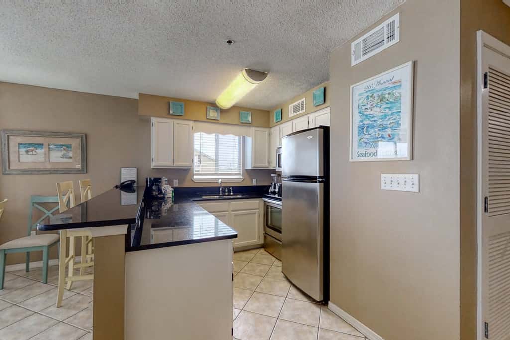 Gulf Front 2nd Floor Condo Pool, Beach Boardwalk, in Heart of Destin