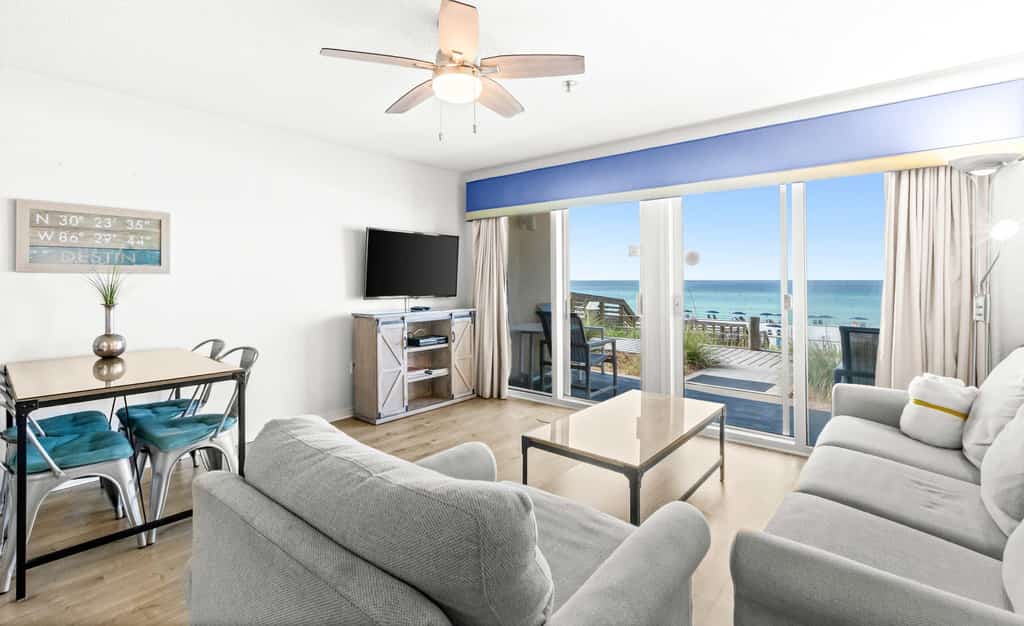 Stunning 1st-floor condo with Gulf view, grill, pools & beach access