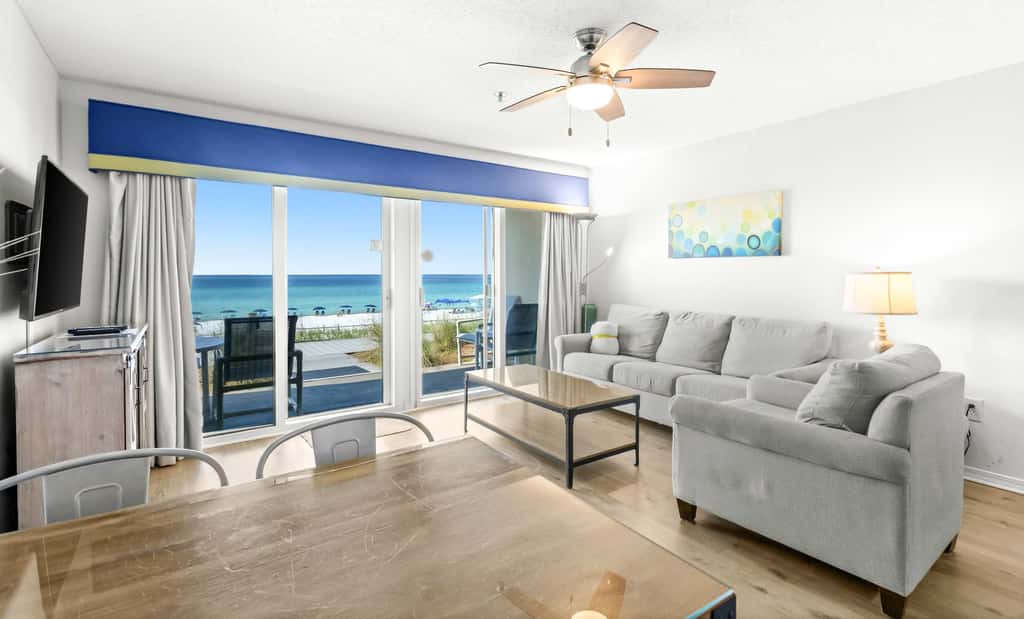 Stunning 1st-floor condo with Gulf view, grill, pools & beach access