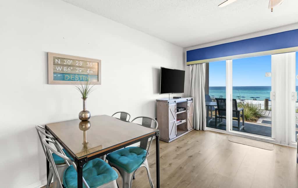 Stunning 1st-floor condo with Gulf view, grill, pools & beach access