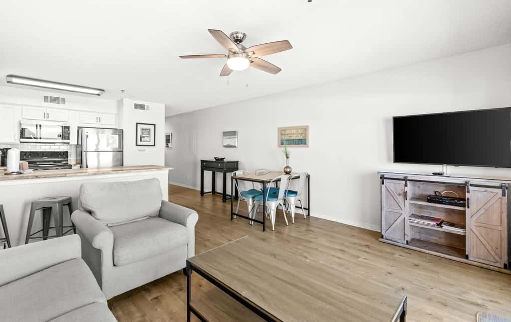 Stunning 1st-floor condo with Gulf view, grill, pools & beach access