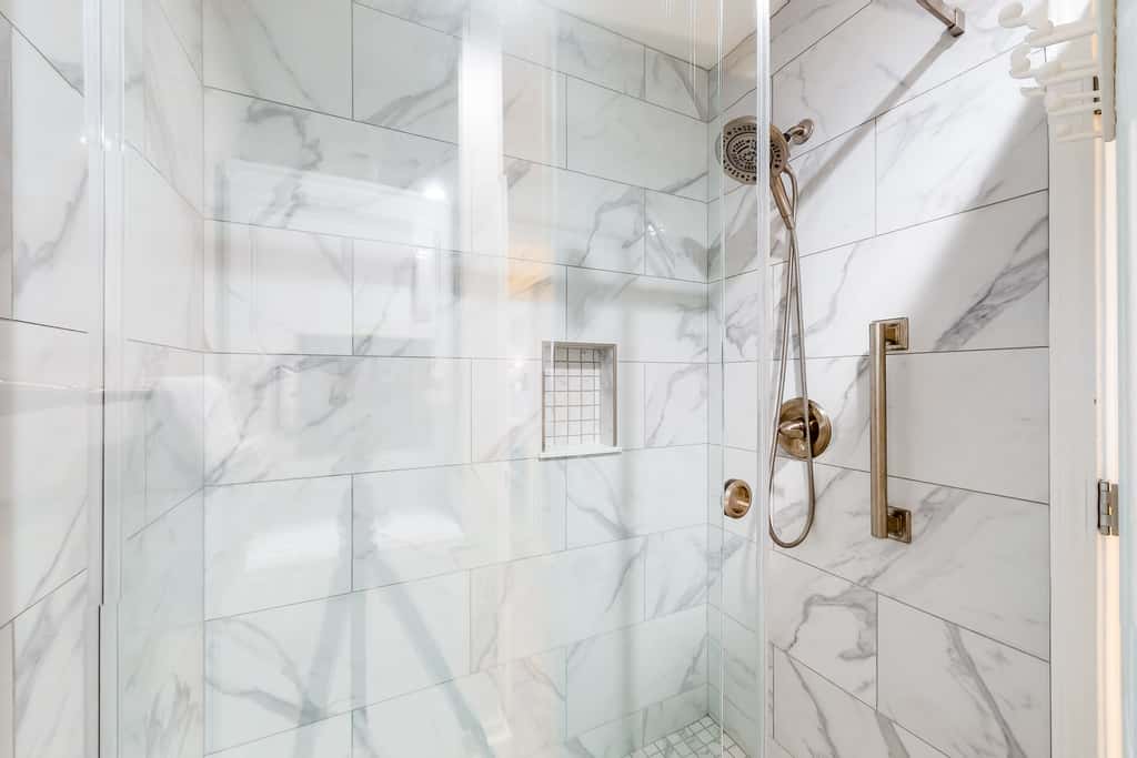 Beautiful Gulf Condo with Balcony, Outdoor Shower & Shared Pool