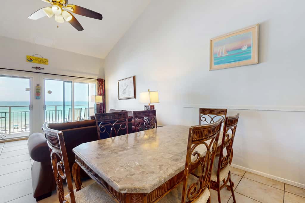 Wonderful condo with Gulf view, grill, pools & beach access