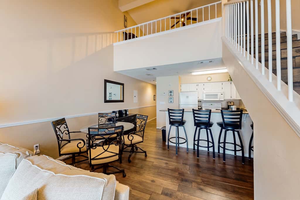 Oceanfront condo with AC, WiFi, pool & seasonal beach service