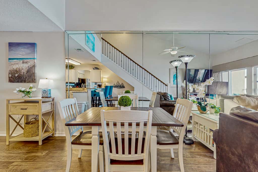Gulf-front third-floor condo with WiFi, pool, beach boardwalk & central AC