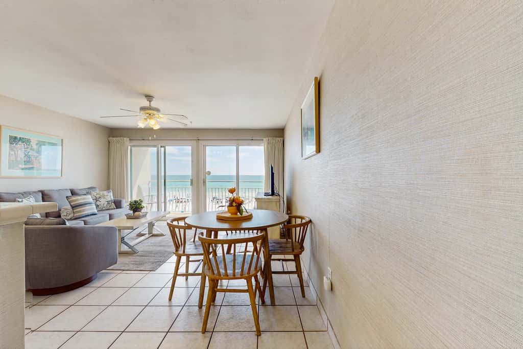 2nd Floor Gulf Front Condo, Complimentary Beach Equipment, Nearby Shops & Dining