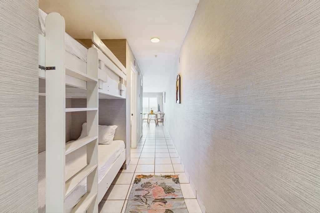 2nd Floor Gulf Front Condo, Complimentary Beach Equipment, Nearby Shops & Dining