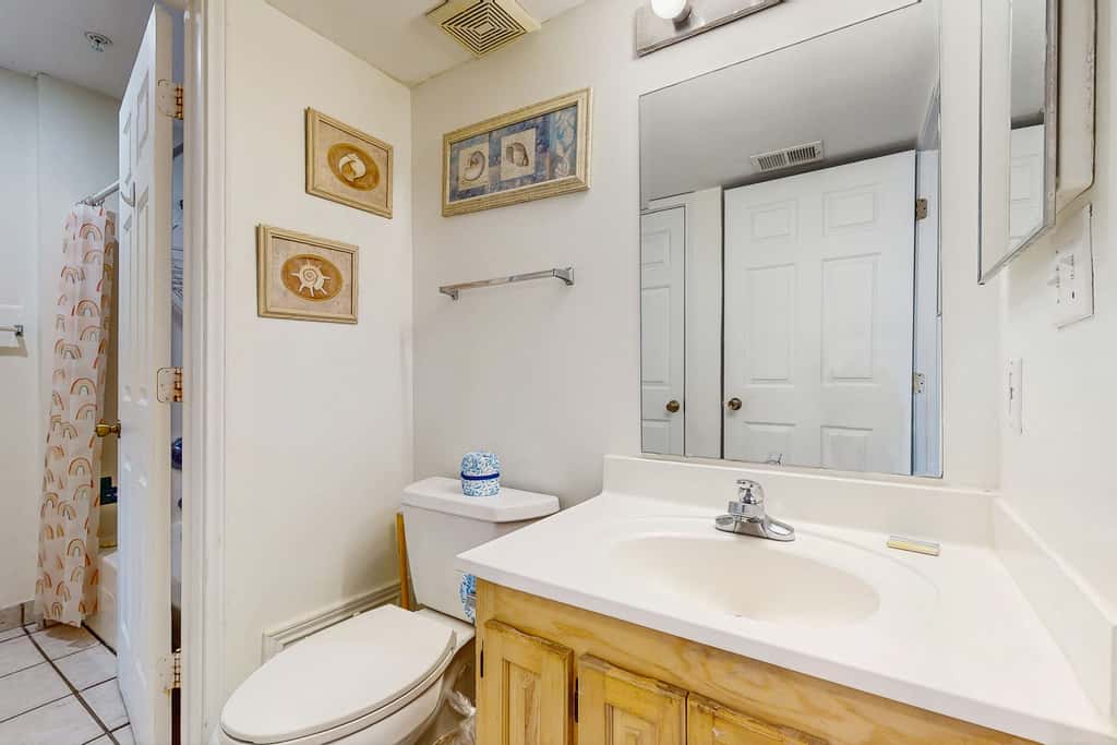 2nd Floor Gulf Front Condo, Complimentary Beach Equipment, Nearby Shops & Dining