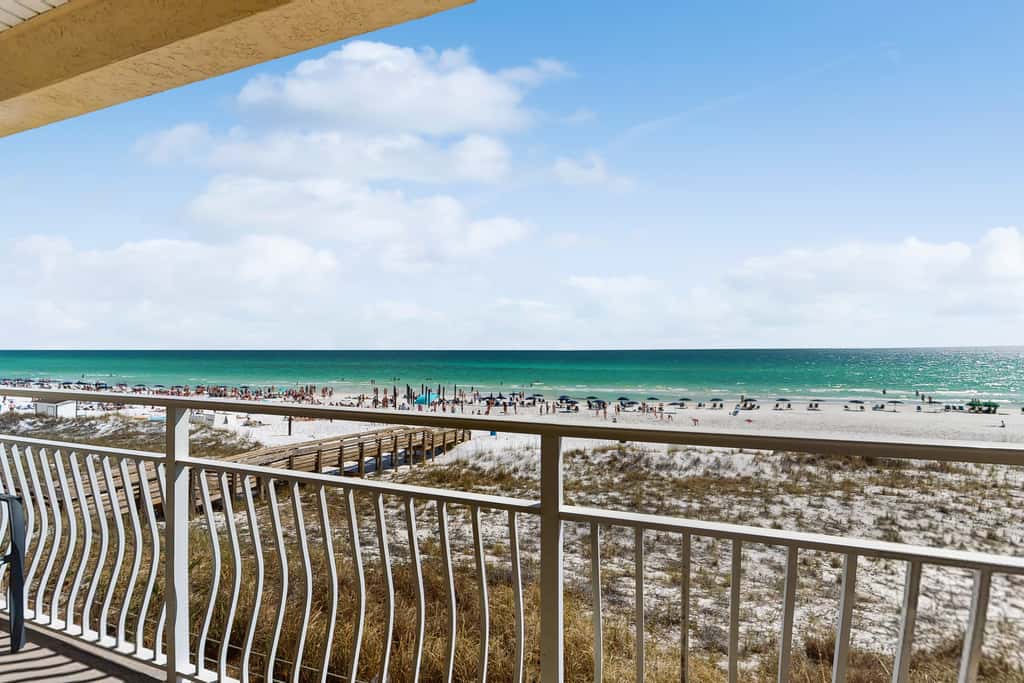 2nd Floor Gulf Front Condo, Complimentary Beach Equipment, Nearby Shops & Dining