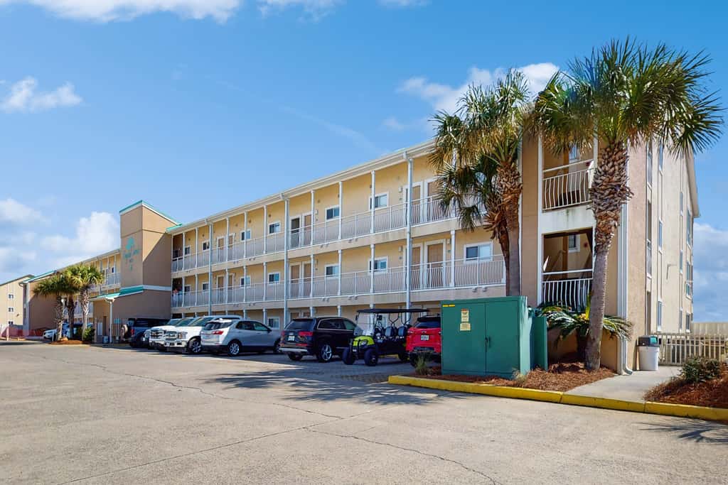 2nd Floor Gulf Front Condo, Complimentary Beach Equipment, Nearby Shops & Dining