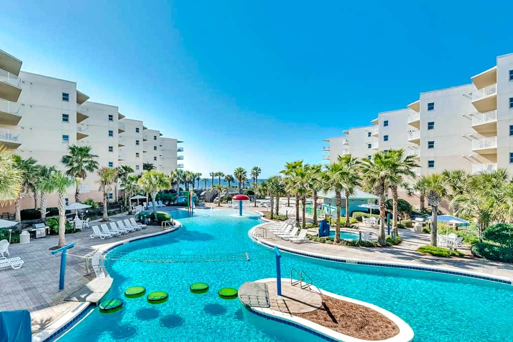 5th-Floor Condo w Pool & Ocean Views, Balcony, Shared Outdoor Pool, Hot Tub, Gym
