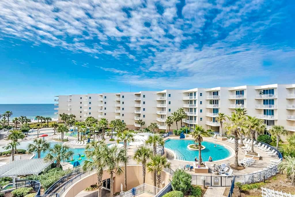 5th-Floor Condo w Pool & Ocean Views, Balcony, Shared Outdoor Pool, Hot Tub, Gym