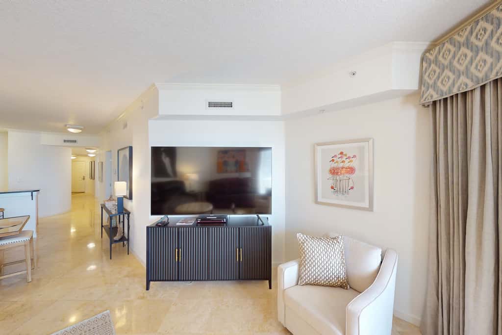Coastal condo with beach, pool, hot tub, sauna, tennis, bikes, W&D, & central AC