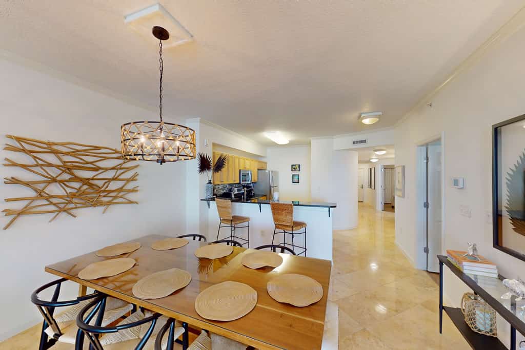 Coastal condo with beach, pool, hot tub, sauna, tennis, bikes, W&D, & central AC