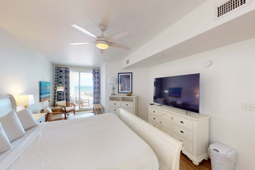 Coastal condo with beach, pool, hot tub, sauna, tennis, bikes, W&D, & central AC
