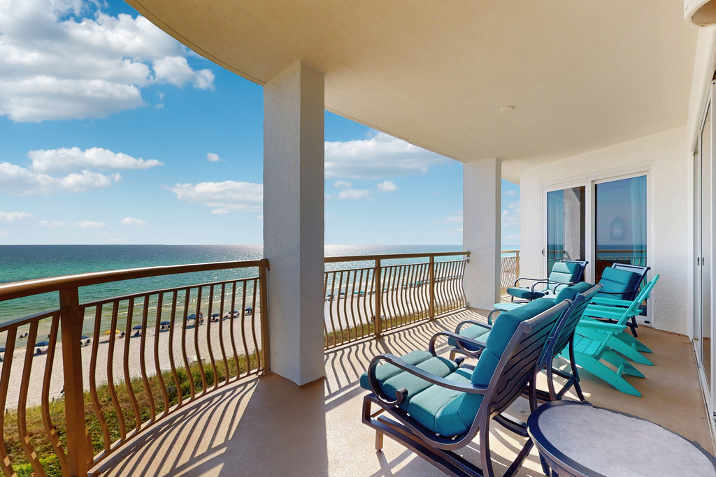 Gulf front condo with beach access, pool, hot tub, tennis & pickleball