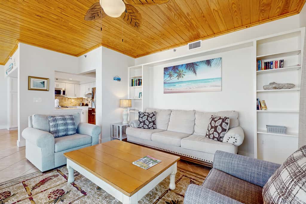 Gulf front condo with beach access, pool, hot tub, tennis & pickleball