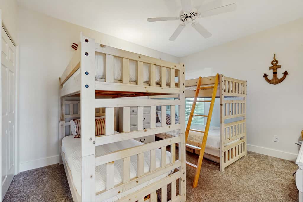 Gulf front condo with beach access, pool, hot tub, tennis & pickleball