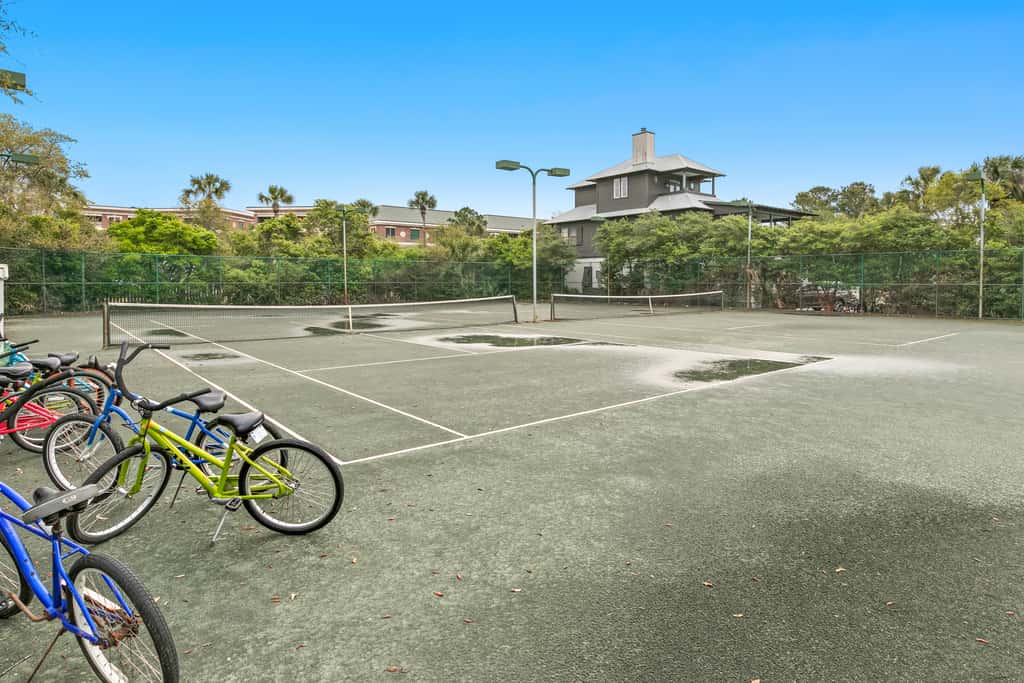 Gulf front condo with beach access, pool, hot tub, tennis & pickleball