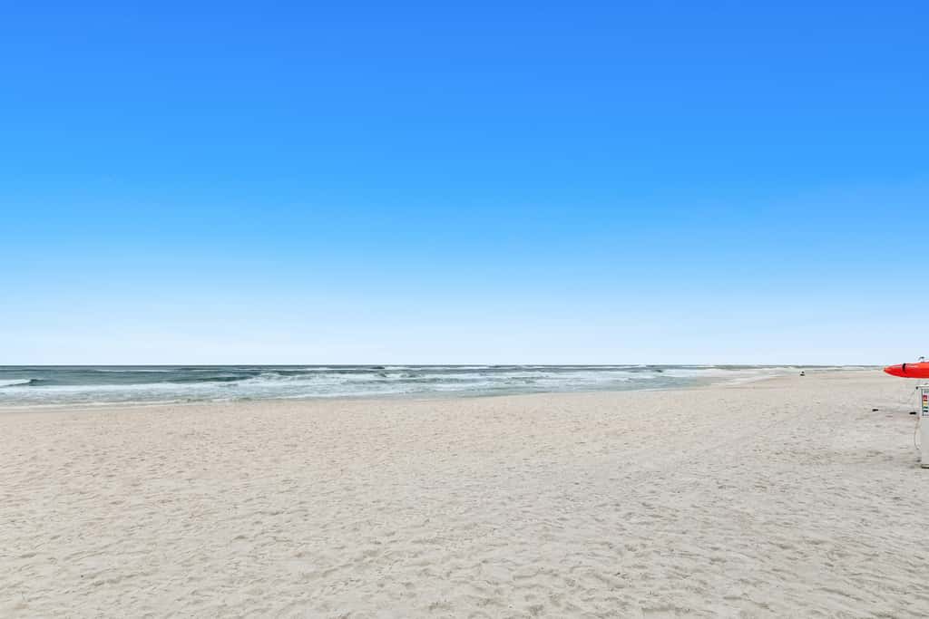 Gulf front condo with beach access, pool, hot tub, tennis & pickleball