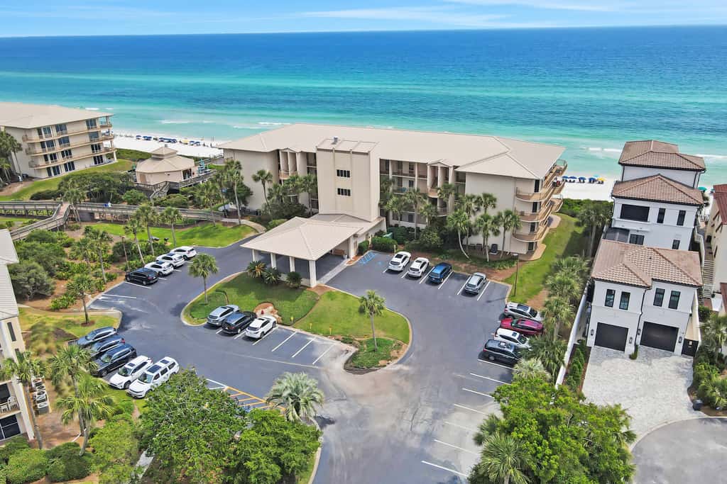 Gulf front condo with beach access, pool, hot tub, tennis & pickleball