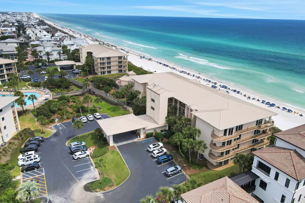Gulf front condo with beach access, pool, hot tub, tennis & pickleball