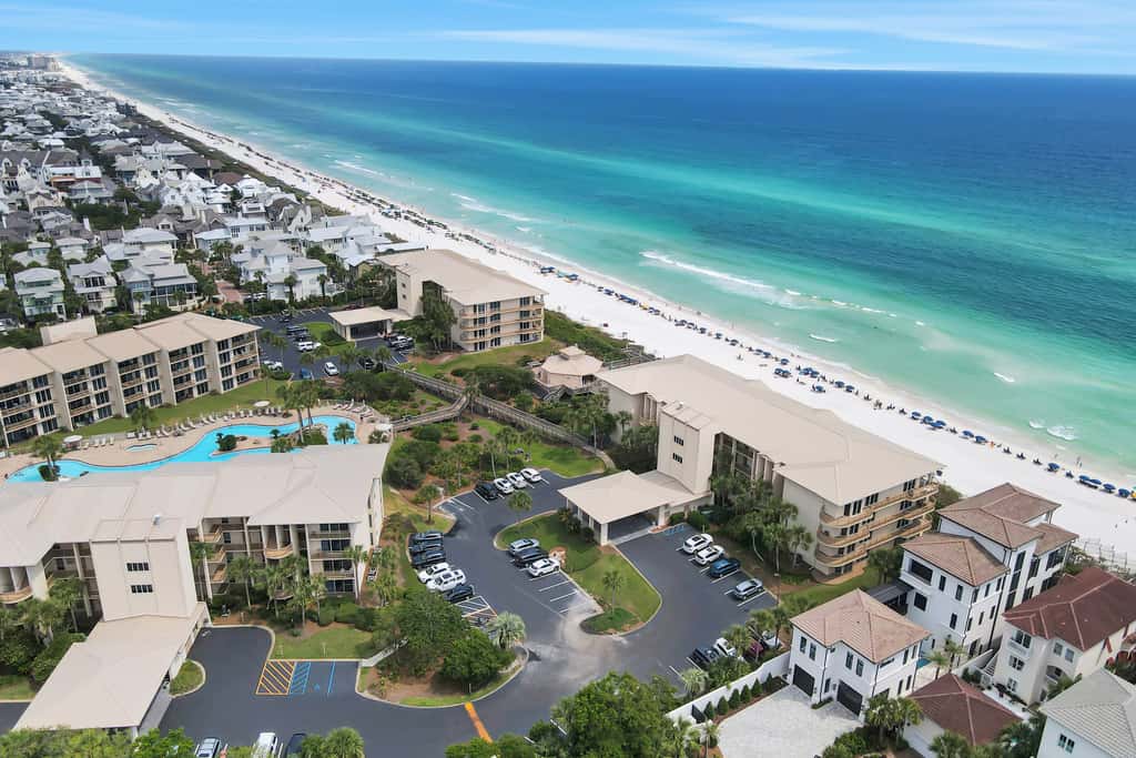 Gulf front condo with beach access, pool, hot tub, tennis & pickleball