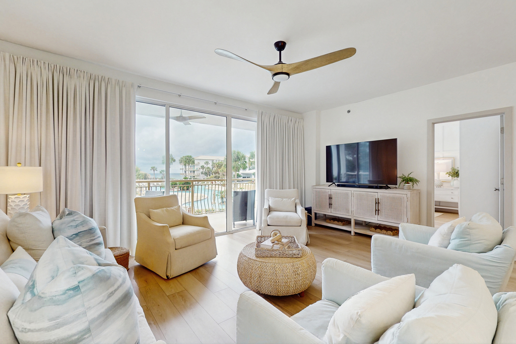 2nd-floor condo with beach access, pool, tennis, pickleball, hot tub, balcony