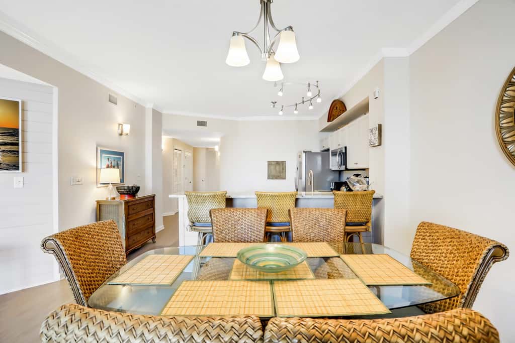 Oceanfront condo with pool, hot tub, sauna, gym, bikes, tennis - lovely balcony