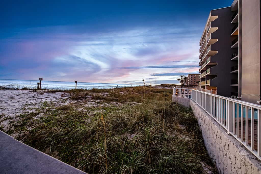 Great beachfront condo with pool & tennis - quick drive to dining
