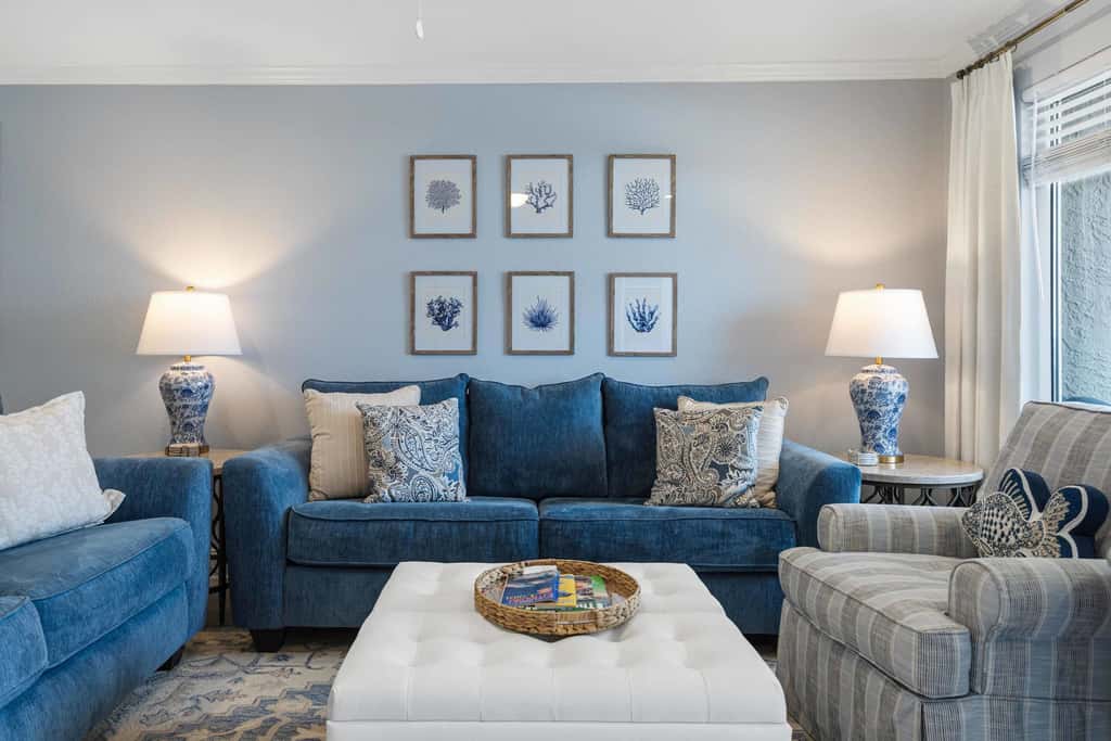 Great beachfront condo with pool & tennis - quick drive to dining