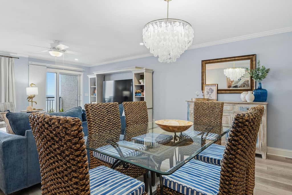 Great beachfront condo with pool & tennis - quick drive to dining