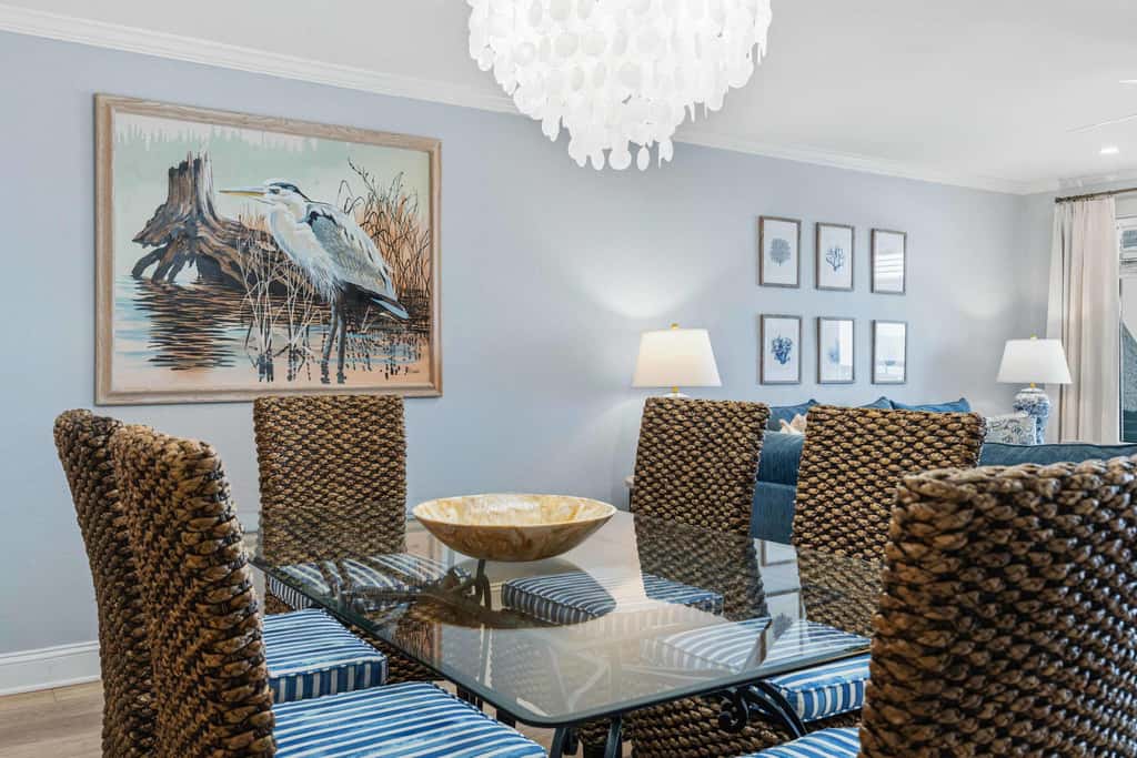 Great beachfront condo with pool & tennis - quick drive to dining