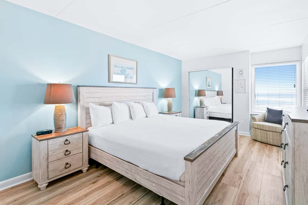 Bright third-floor Gulf-front condo directly on the beach with amazing views