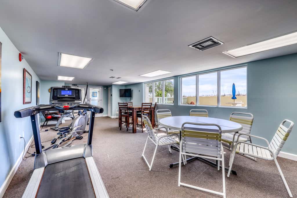 Oceanfront Condo with Shared Pool & Hot Tub, Ocean View, & Private Washer&Dryer