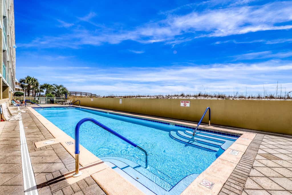 Oceanfront Condo with Shared Pool & Hot Tub, Ocean View, & Private Washer&Dryer