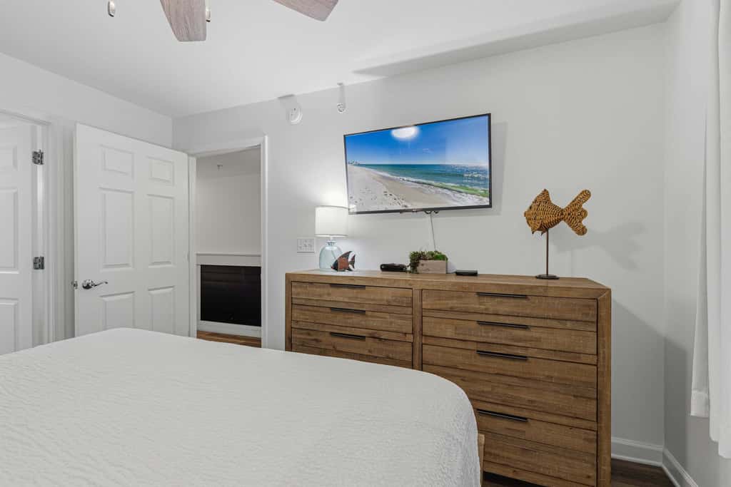 Oceanfront Condo with Shared Pool & Hot Tub, Ocean View, & Private Washer&Dryer