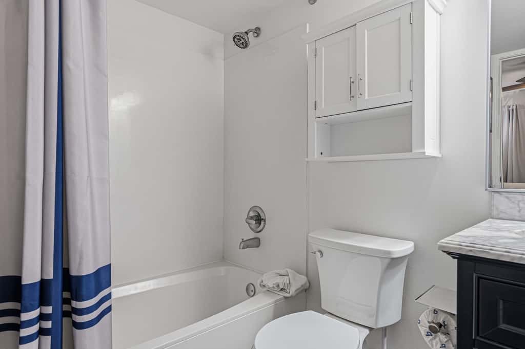 Oceanfront Condo with Shared Pool & Hot Tub, Ocean View, & Private Washer&Dryer