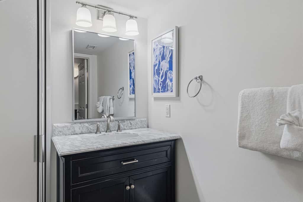 Oceanfront Condo with Shared Pool & Hot Tub, Ocean View, & Private Washer&Dryer