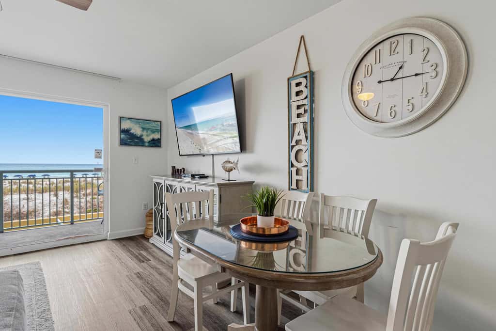 Oceanfront Condo with Shared Pool & Hot Tub, Ocean View, & Private Washer&Dryer
