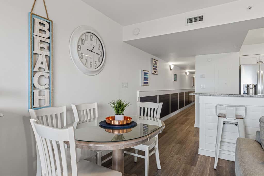 Oceanfront Condo with Shared Pool & Hot Tub, Ocean View, & Private Washer&Dryer