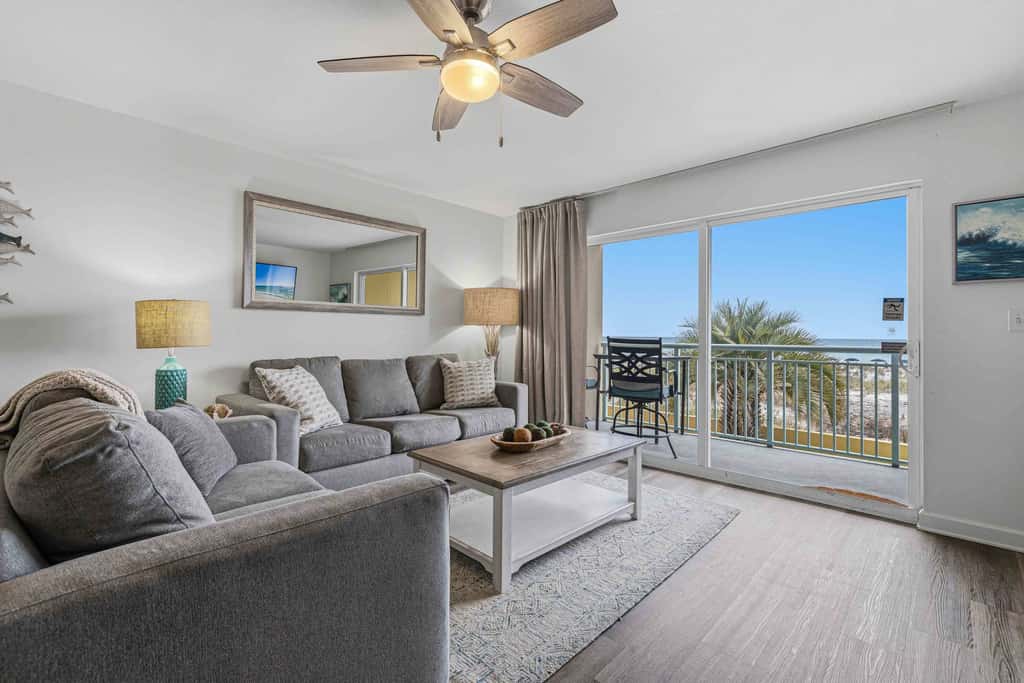 Oceanfront Condo with Shared Pool & Hot Tub, Ocean View, & Private Washer&Dryer