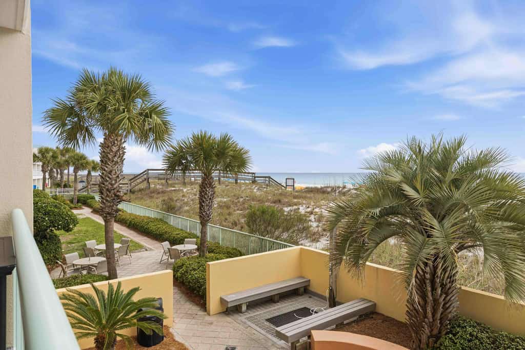 Pelican Isle 110