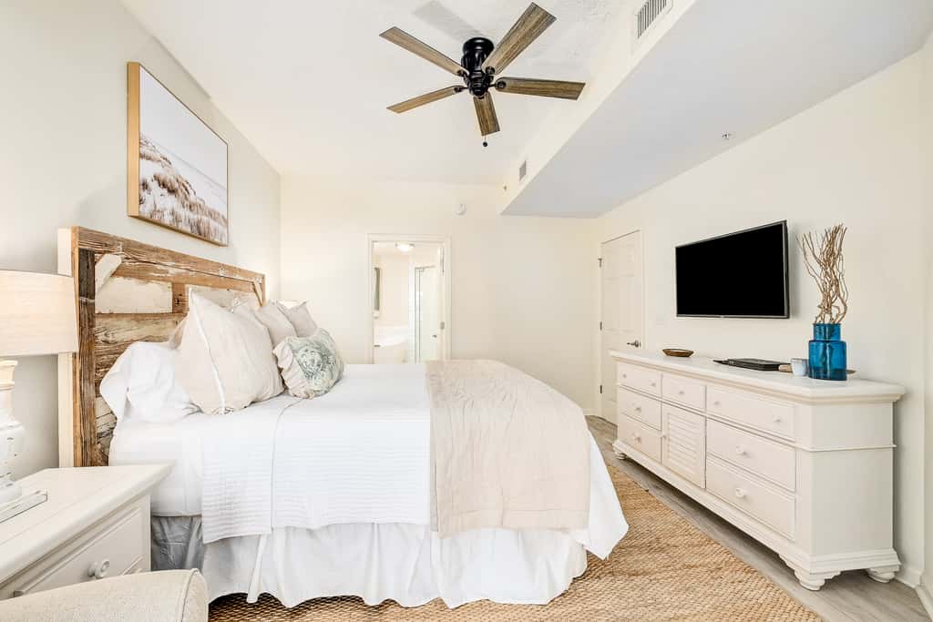 Chic first-floor condo with Gulf & pool view & pickleball - steps to beach