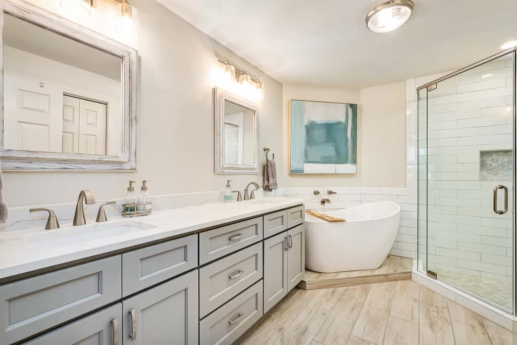 Chic first-floor condo with Gulf & pool view & pickleball - steps to beach