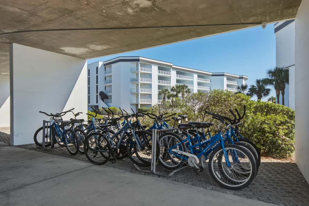 Chic first-floor condo with Gulf & pool view & pickleball - steps to beach