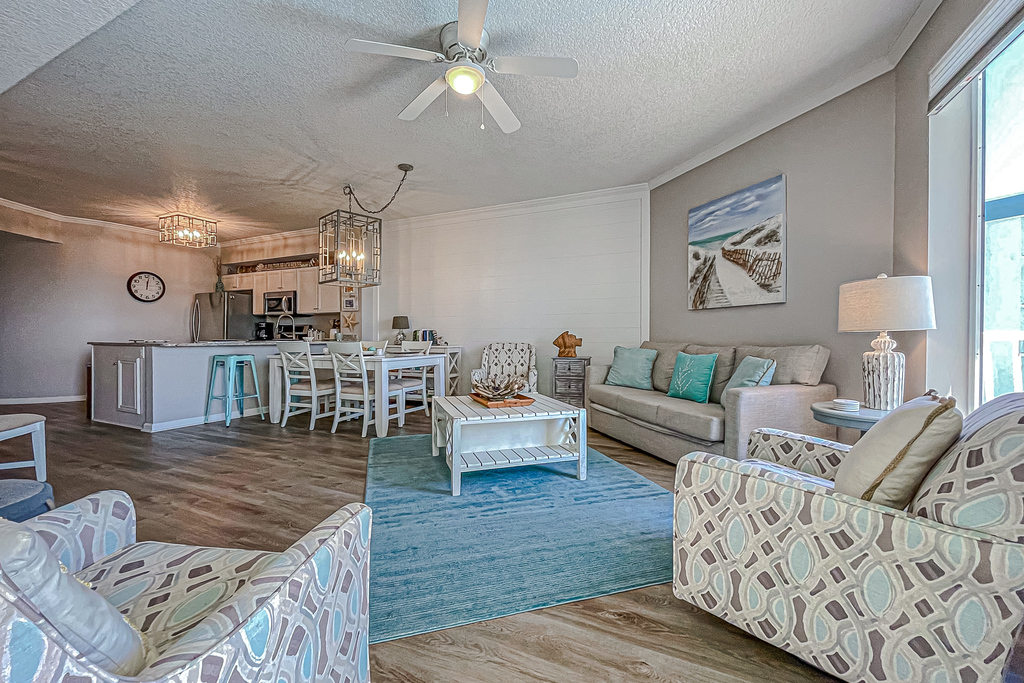 Beautifully decorated oceanfront condo with resort pool, & huge walk-in showers