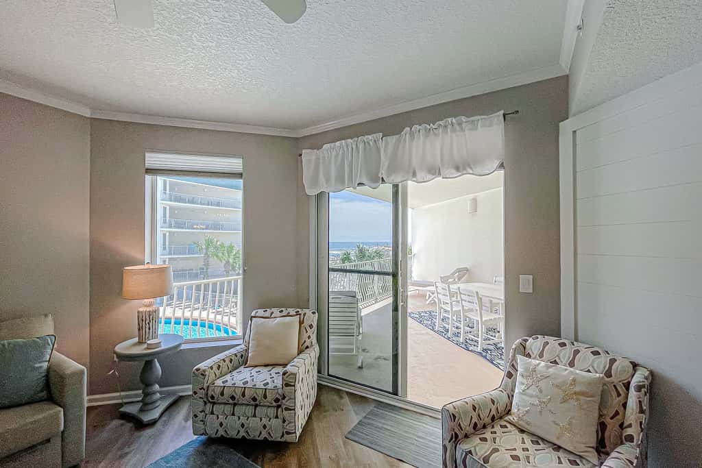 Beautifully decorated oceanfront condo with resort pool, & huge walk-in showers