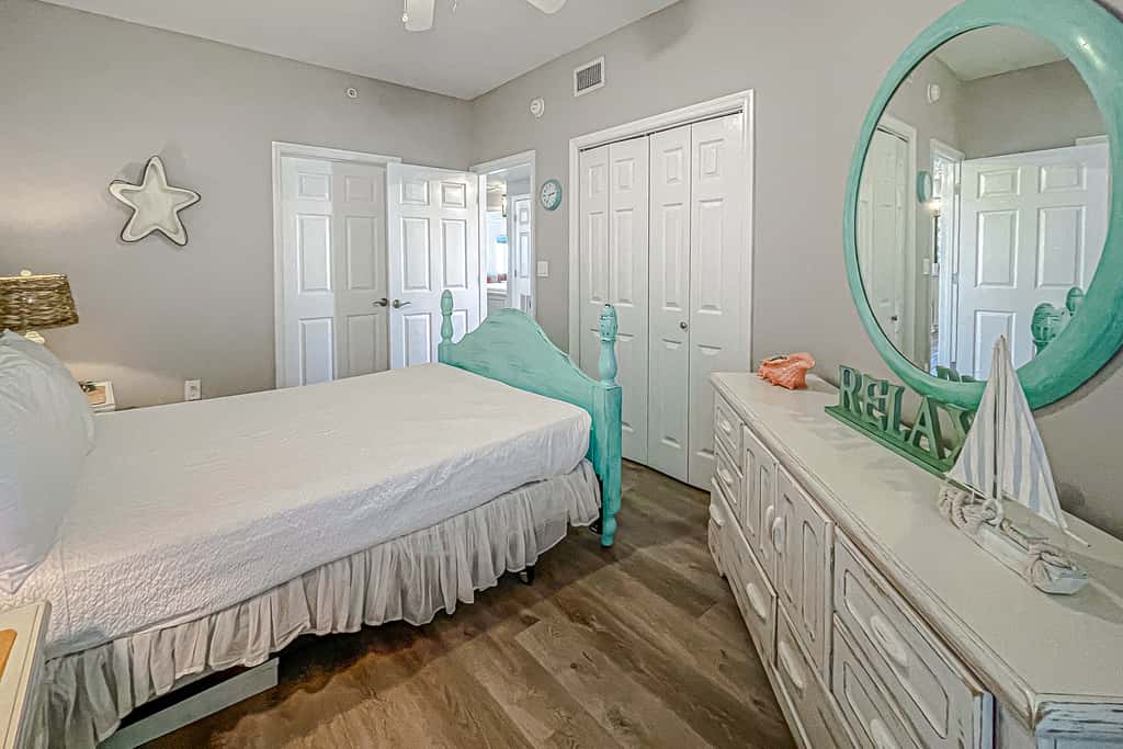 Beautifully decorated oceanfront condo with resort pool, & huge walk-in showers