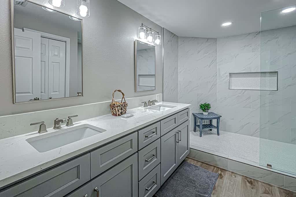Beautifully decorated oceanfront condo with resort pool, & huge walk-in showers